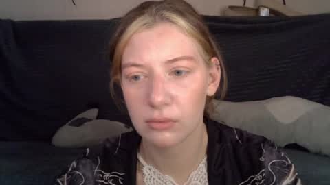 Snapshot of earn_my_lily chatting on May 2026 07:36:02 AM Lily online show from May 2026 07:36:02 AM