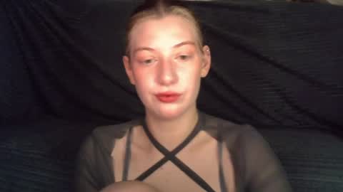 Snapshot of earn_my_lily chatting on May 2026 09:05:01 AM Lily online show from May 2026 09:05:01 AM