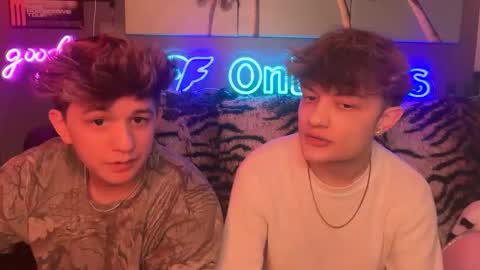 Snapshot of eastinwestin chatting on March 2026 09:15:02 AM eastinwestin online show from March 2026 09:15:02 AM