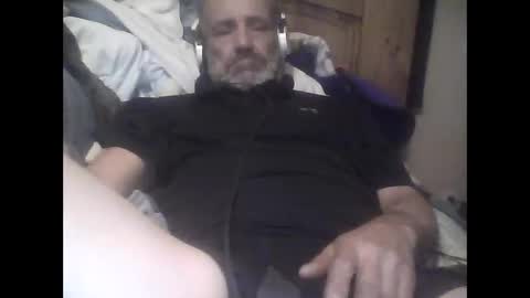 Snapshot of easye4015 chatting on December 2025 12:58:01 PM Easye online show from December 2025 12:58:01 PM