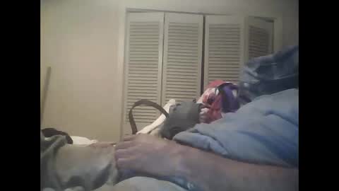 Snapshot of easye4015 chatting on December 2025 05:20:02 PM Easye online show from December 2025 05:20:02 PM