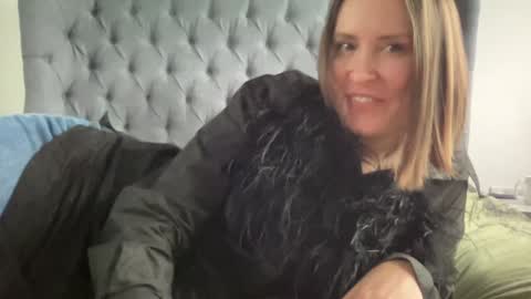 Snapshot of eatmypie69 chatting on December 2024 12:55:02 PM Nadia Ferreira  online show from December 2024 12:55:02 PM