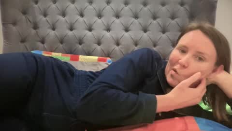 Snapshot of eatmypie69 chatting on February 2025 10:42:01 PM Nadia Ferreira  online show from February 2025 10:42:01 PM