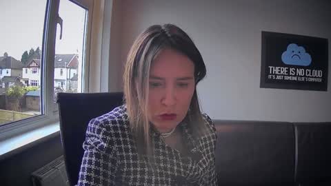 Nadia Ferreira  online show from February 2026 10:11:02 AM