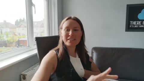 Nadia Ferreira  online show from June 2026 09:15:01 AM