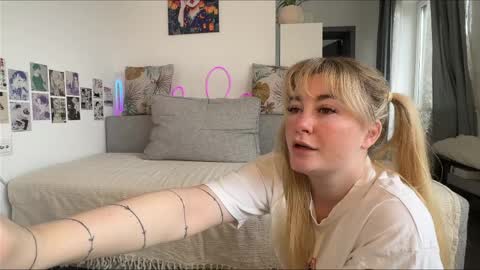 Custom content and video calls are available as well  online show from April 2026 07:53:02 AM