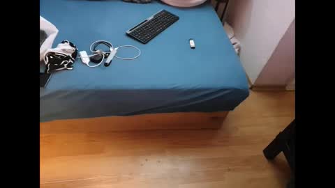 shy yoong cross online show from January 2026 01:09:01 AM