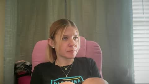 Snapshot of ebony8ivory chatting on June 2026 04:44:01 PM americnbarbie online show from June 2026 04:44:01 PM