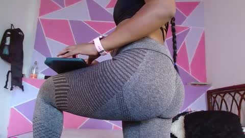 Snapshot of ebony_alika chatting on February 2025 05:09:01 PM Alika Ashanti online show from February 2025 05:09:01 PM