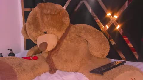 Luci  online show from February 2025 05:09:01 AM