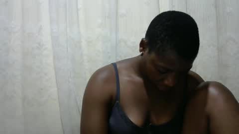 ebony_candy1998 online show from October 2025 07:57:02 PM