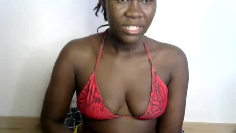 Snapshot of ebony_lynne chatting on June 2026 05:26:02 PM ebony_lynne online show from June 2026 05:26:02 PM