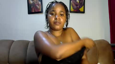 Snapshot of ebonyluna229320 chatting on February 2025 06:40:02 PM i am clara online show from February 2025 06:40:02 PM