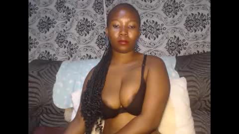 Snapshot of ebonymilf1 chatting on November 2025 01:52:02 AM Tee online show from November 2025 01:52:02 AM