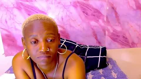 Cindy online show from October 2025 06:41:02 PM