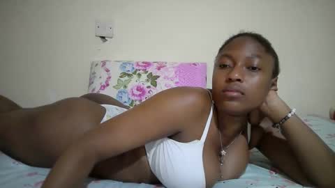 Snapshot of ebonyzora chatting on June 2026 08:04:01 PM Zora online show from June 2026 08:04:01 PM