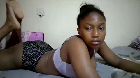 Snapshot of ebonyzora chatting on June 2026 03:27:02 PM Zora online show from June 2026 03:27:02 PM