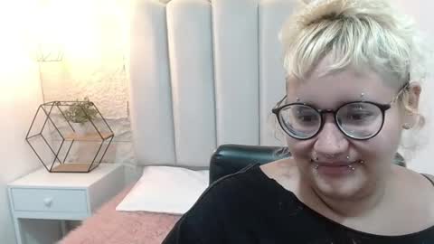 Snapshot of echypyon_tk chatting on June 2026 03:18:02 AM Echypyon tk online show from June 2026 03:18:02 AM