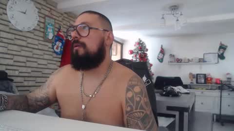 edgarram83 online show from December 2025 06:57:02 PM