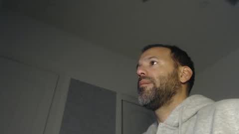 Snapshot of edge_masters chatting on December 2024 12:42:02 AM EdgeM online show from December 2024 12:42:02 AM