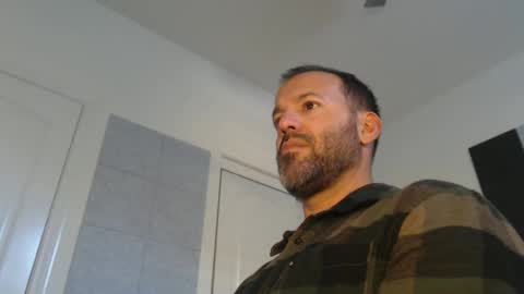 Snapshot of edge_masters chatting on December 2024 11:22:01 PM EdgeM online show from December 2024 11:22:01 PM