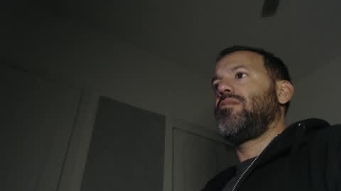 Snapshot of edge_masters chatting on December 2024 01:57:02 AM EdgeM online show from December 2024 01:57:02 AM