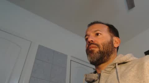 Snapshot of edge_masters chatting on February 2025 12:37:02 AM EdgeM online show from February 2025 12:37:02 AM