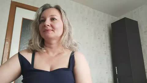 Snapshot of edithmanning chatting on June 2026 06:22:01 AM edithmanning online show from June 2026 06:22:01 AM