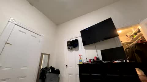 edvmendez1766 online show from April 2026 01:47:01 PM