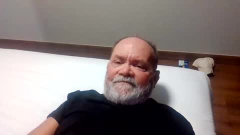 Snapshot of edwalters chatting on May 2026 12:29:01 AM Eddie online show from May 2026 12:29:01 AM