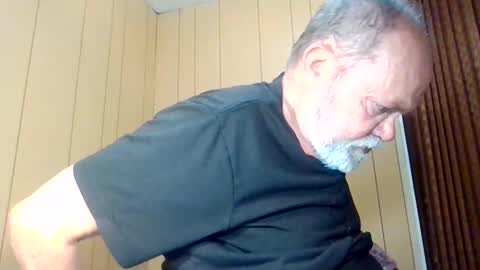 Snapshot of edwalters chatting on June 2026 10:50:02 AM Eddie online show from June 2026 10:50:02 AM