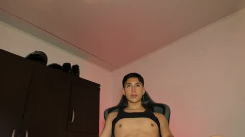 Snapshot of edward____876772 chatting on April 2026 01:54:01 AM edward online show from April 2026 01:54:01 AM