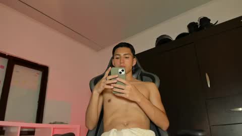 Snapshot of edward____876772 chatting on April 2026 12:16:01 AM edward online show from April 2026 12:16:01 AM