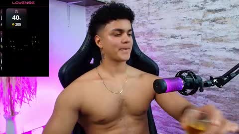 Snapshot of edward__clarck chatting on January 2025 09:40:02 AM EDWARD CLARCK online show from January 2025 09:40:02 AM