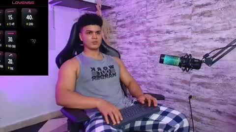 Snapshot of edward__clarck chatting on October 2025 01:58:01 AM EDWARD CLARCK online show from October 2025 01:58:01 AM