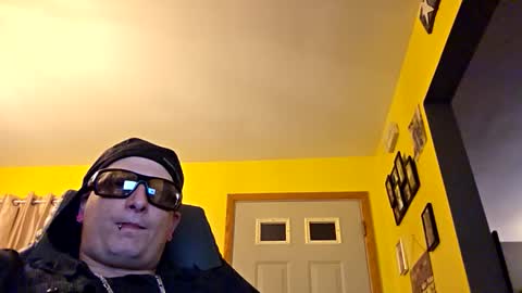 edwardaims_2please online show from October 2025 02:45:01 AM