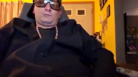 edwardaims_2please online show from October 2025 02:47:02 AM