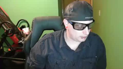 edwardaims_2please online show from April 2026 02:21:01 AM