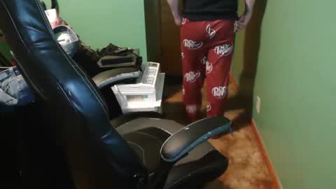 edwardaims_2please online show from May 2026 02:38:01 AM