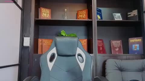 Edward Ross online show from October 2025 07:01:02 PM