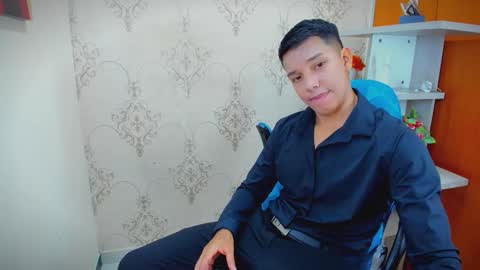 Snapshot of edwin_blaz chatting on October 2025 09:22:01 PM edwin blaz. online show from October 2025 09:22:01 PM