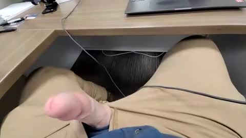 Snapshot of edyja chatting on January 2025 01:05:01 PM Eddya online show from January 2025 01:05:01 PM