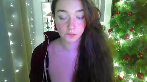 Snapshot of effie_balconii chatting on December 2024 01:32:02 PM effie_balconii online show from December 2024 01:32:02 PM