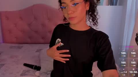 Snapshot of effy_cb chatting on December 2024 11:32:01 AM effy online show from December 2024 11:32:01 AM