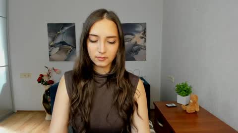 Effy Royse online show from March 2026 08:26:33 AM