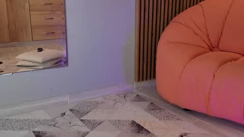 Eilin online show from January 2025 12:24:01 PM