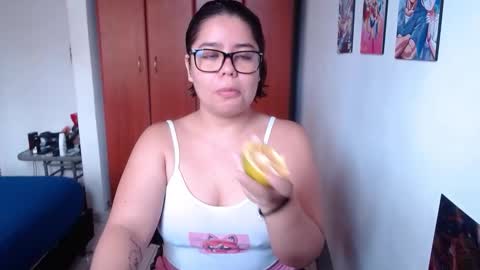 eimy_saenzz online show from December 2025 12:54:01 PM