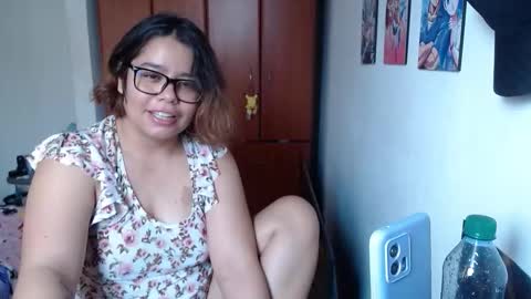 eimy_saenzz online show from March 2026 06:46:02 PM