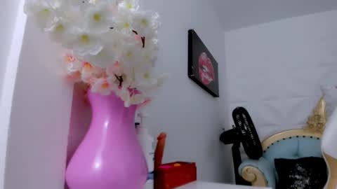 eimy online show from January 2026 12:32:02 PM