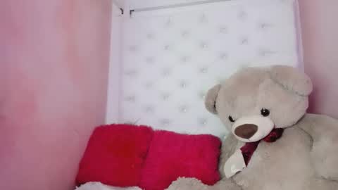 eimy online show from February 2026 12:37:02 PM